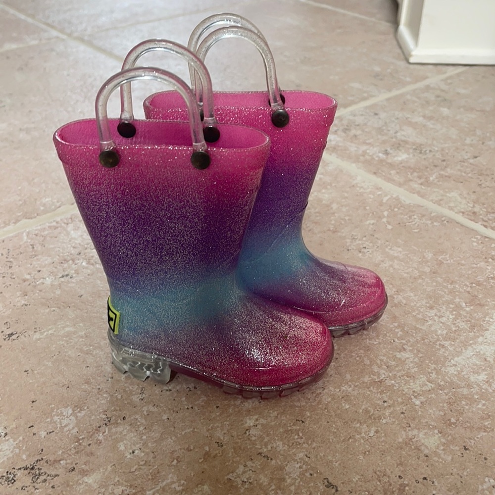 Toddler Light Up Rain Boots Size 5